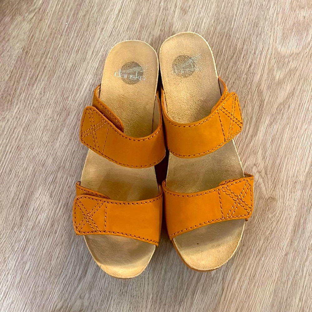 Dansko sandals size 39